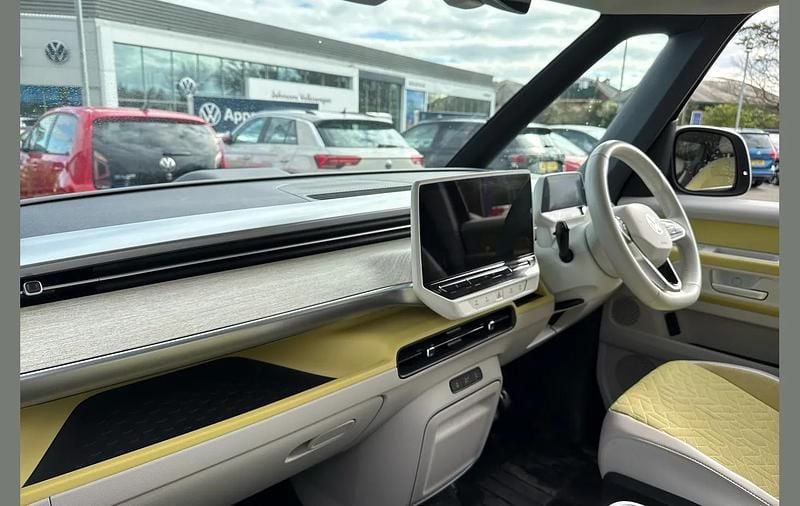 Usado VW ID. Buzz Pro 150 kW (204 HP) 2023 Preto Monovolume