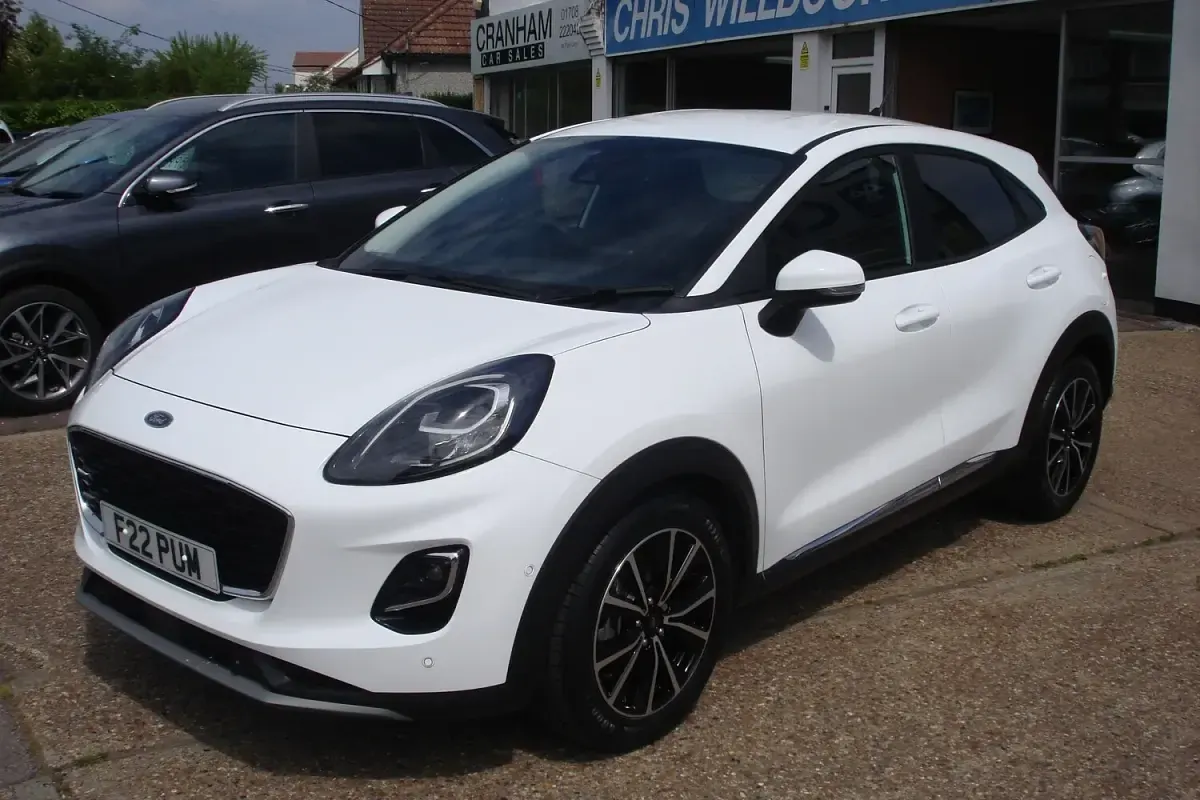 Used Ford Puma Titanium 125 HP (91 kW) 2020 Frozen white SUV