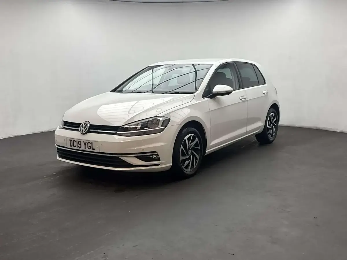 Used VW Golf VII Match 150 HP (110 kW) 2019 White Hatchback