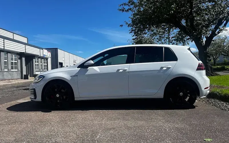 Used VW Golf VII GTI 230 HP (169 kW) 2017 White Hatchback