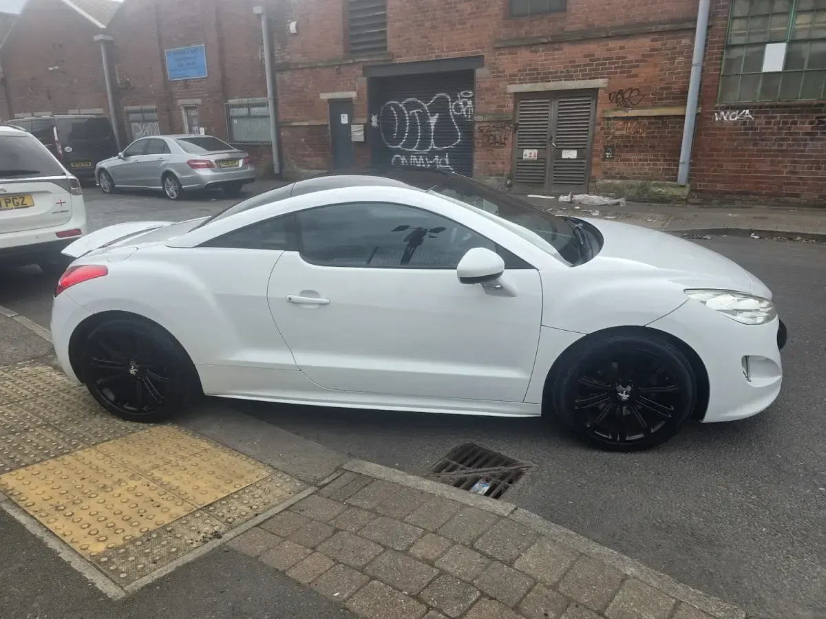 Used Peugeot RCZ Sport 156 HP (114 kW) 2012 White Coupe