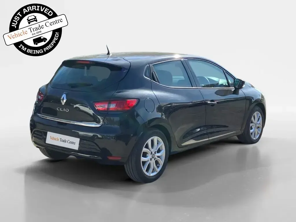Used Renault Clio IV Dynamique 90 HP (66 kW) 2018 Black Hatchback