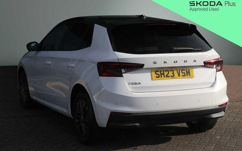 Used Skoda Fabia Colour Edition 80 HP (58 kW) 2023 Candy white body / black magic pearl effect roof Hatchback