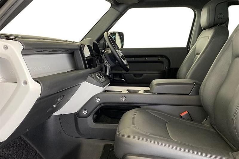 Used Land Rover Defender HSE Dynamic 249 HP (183 kW) 2024 Black SUV