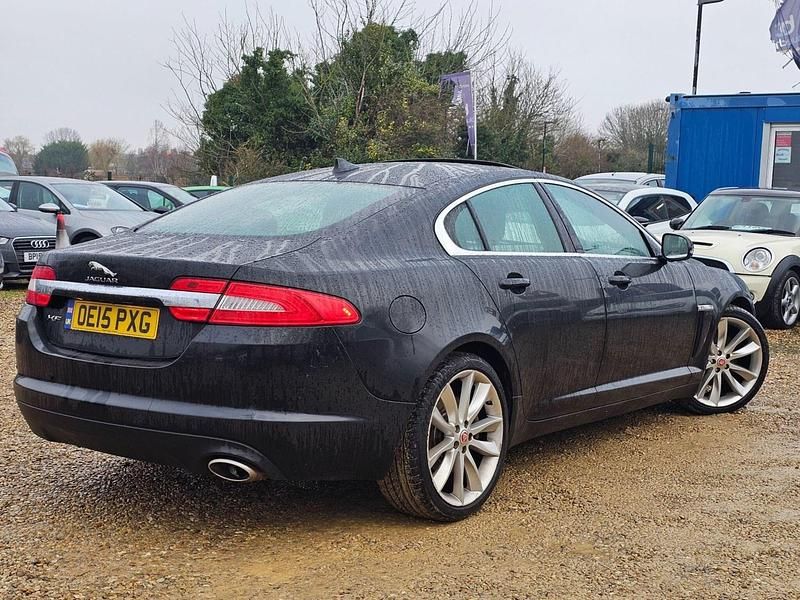 Begagnad Jaguar XF Portfolio 2015 Svart Sedan