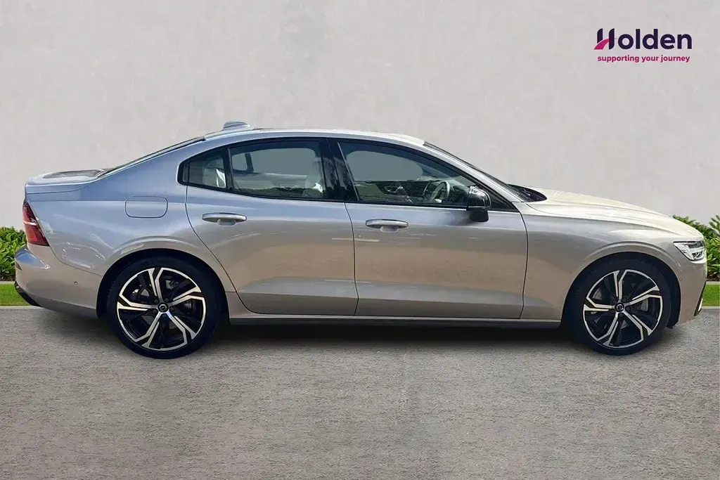 Used Volvo S60 Ultimate 247 HP (181 kW) 2023 Gold Sedan