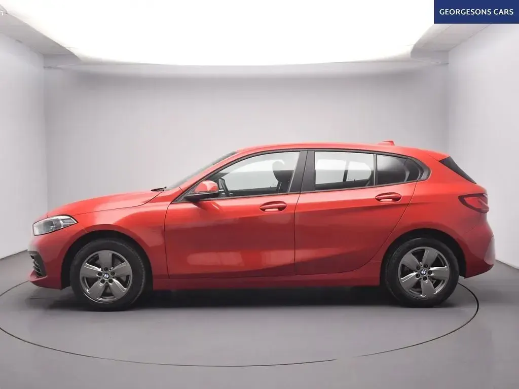 Used BMW 116 Comfort Edition 116 HP (85 kW) 2021 Red Hatchback