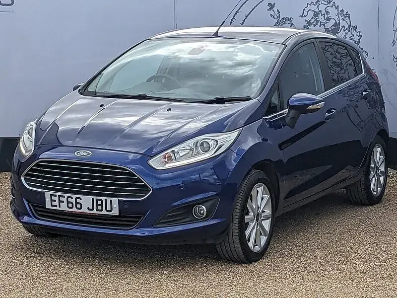 Used Ford Fiesta Titanium 120 HP (88 kW) 2016 Blue Hatchback