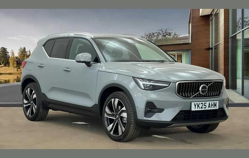 Grey New 2025 Volvo XC40 Ultra SUV | £38,990 (Fair price) - Image 1/3