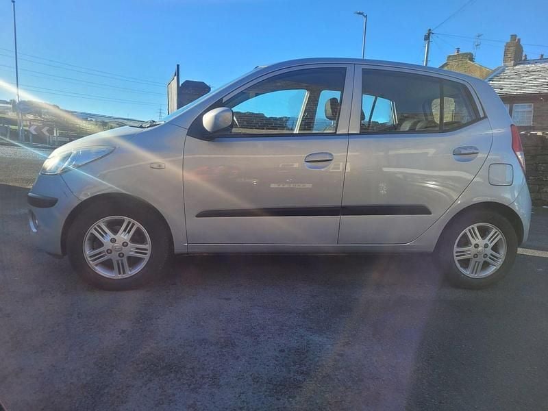 Used Hyundai i10 Comfort 2010 Silver Hatchback