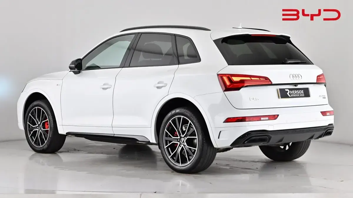 Used Audi Q5 Comfort 265 HP (194 kW) 2022 Glacier white SUV