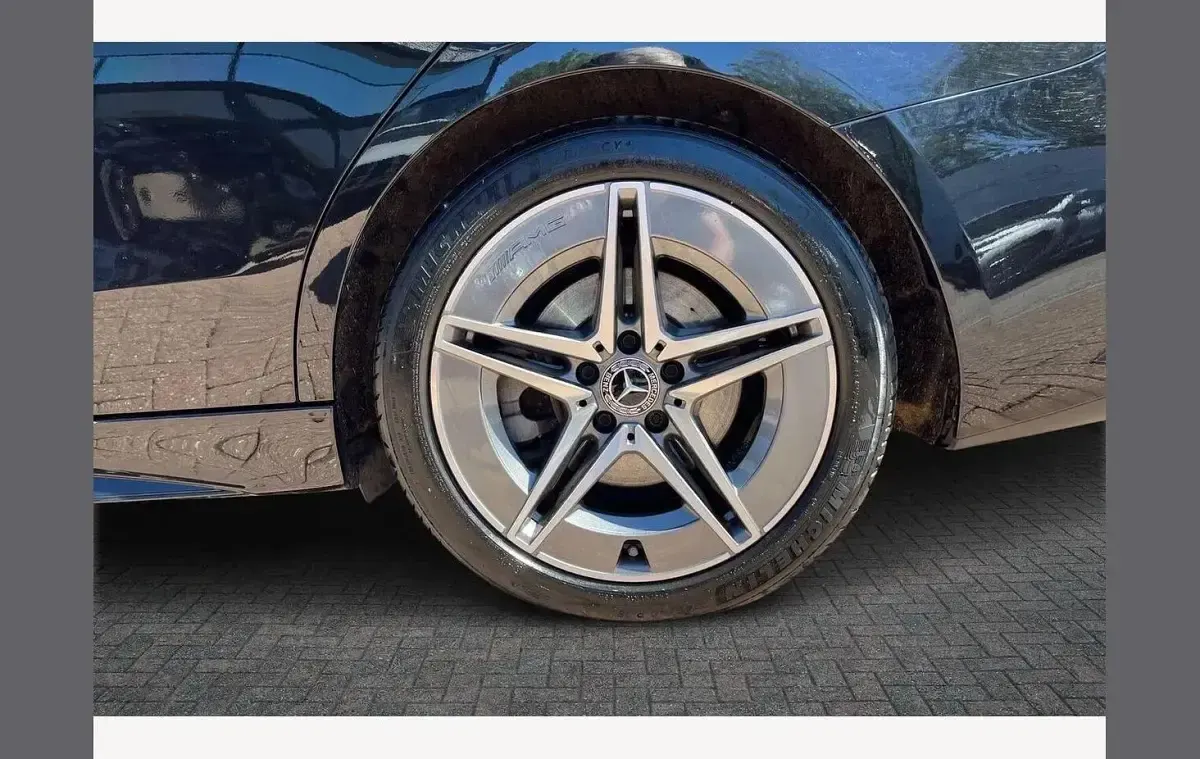 Używany Mercedes C220 AMG line 196 KM (144 kW) 2023 Czarny Kombi