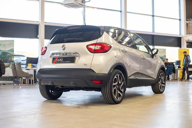 Used Renault Captur Dynamique 90 HP (66 kW) 2016 Silver/black SUV