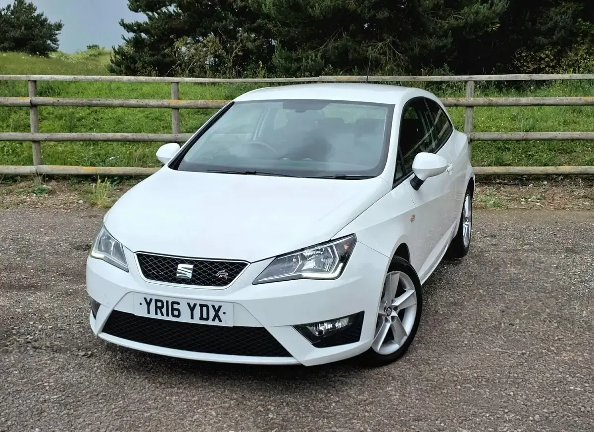 Used Seat Ibiza FR Sport 110 HP (80 kW) 2016 White Coupe