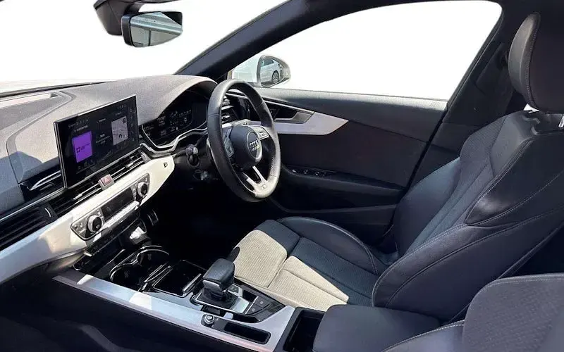 Used Audi A4 S-Line 150 HP (110 kW) 2024 White Sedan