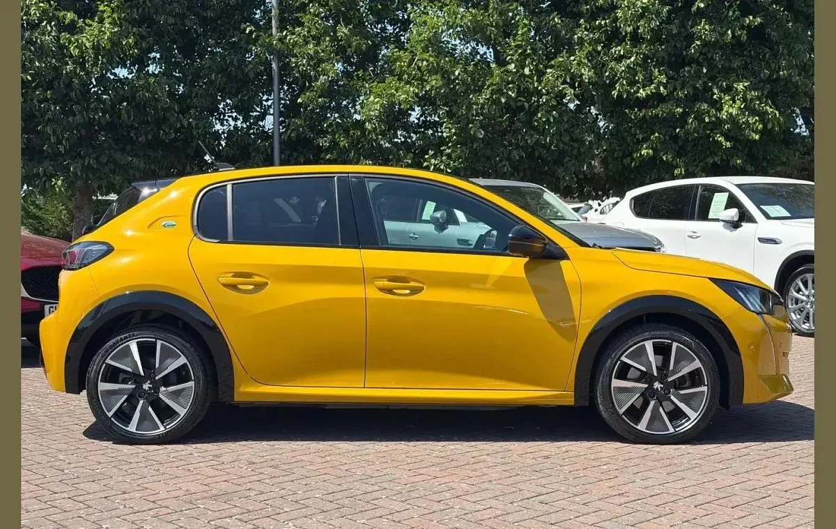 Used Peugeot e-208 GTi 100 kW (136 HP) 2022 Yellow Hatchback