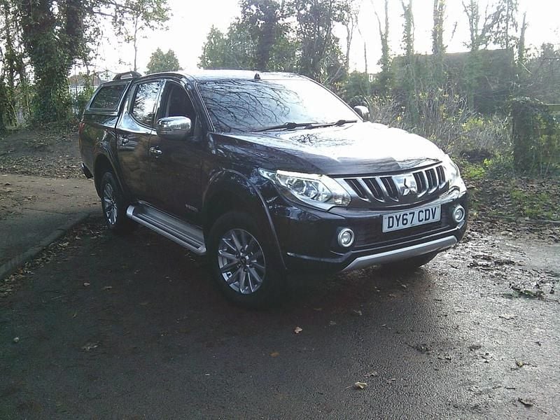 Black Used 2017 Mitsubishi L200 Warrior Pickup | £7,795 (Fair price) - Image 1/4