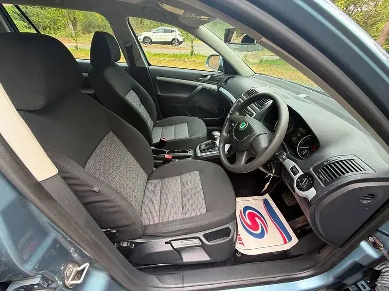 Used Skoda Octavia SE 122 HP (89 kW) 2011 Grey Estate