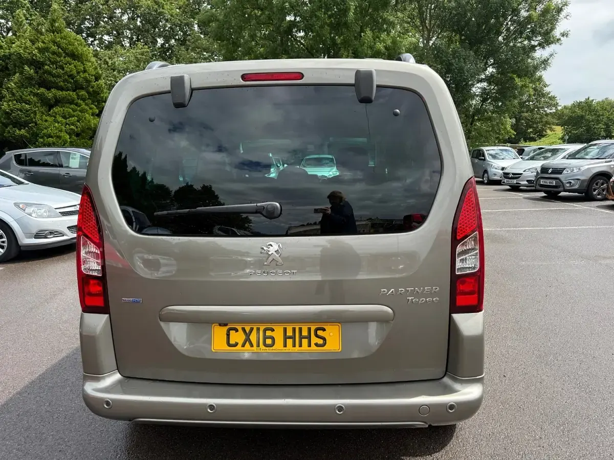 Used Peugeot Partner Tepee Allure 120 HP (88 kW) 2016 Bronze MPV
