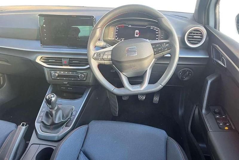 Used Seat Arona Black Edition 114 HP (83 kW) 2025 White SUV