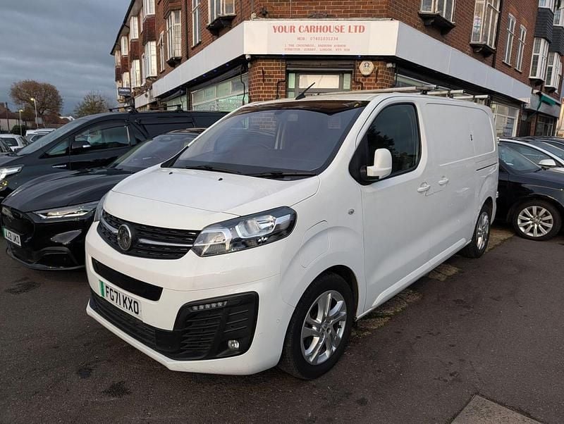 White Used 2022 Vauxhall Vivaro Elite MPV | £13,490 (Super price) - Image 1/4