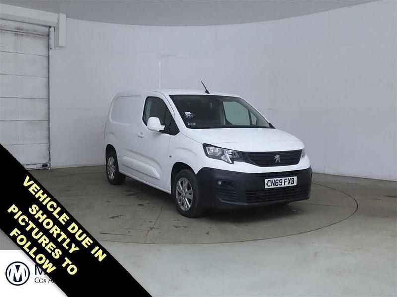 Used Peugeot Partner S 2020 White MPV