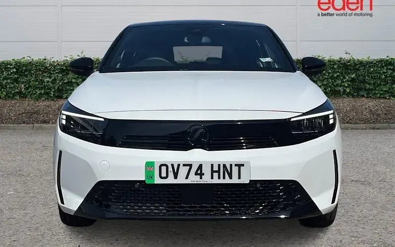 Used Vauxhall Corsa-e 100 kW (136 HP) 2024 White Hatchback
