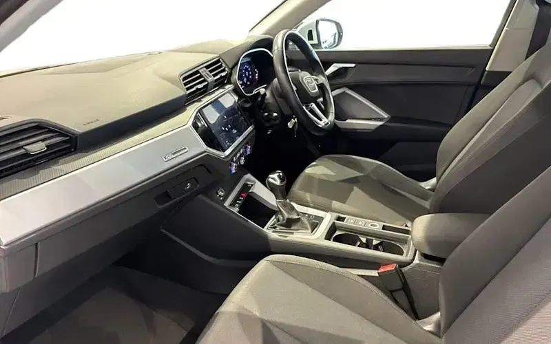 Used Audi Q3 Design 150 HP (110 kW) 2021 White SUV