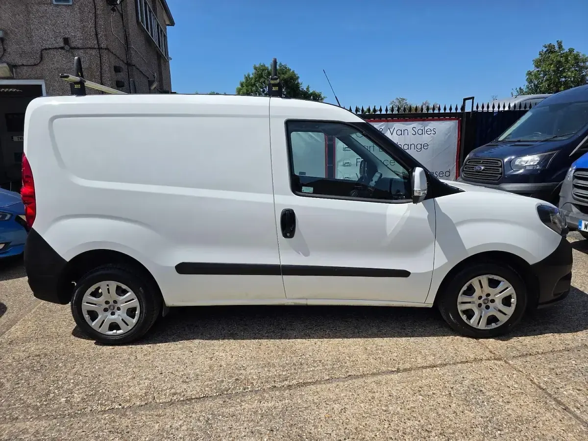 Used Fiat Doblò S 2023 White MPV