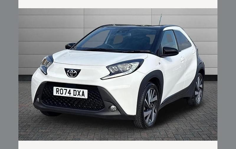 Used Toyota Aygo X 72 HP (52 kW) 2024 White SUV