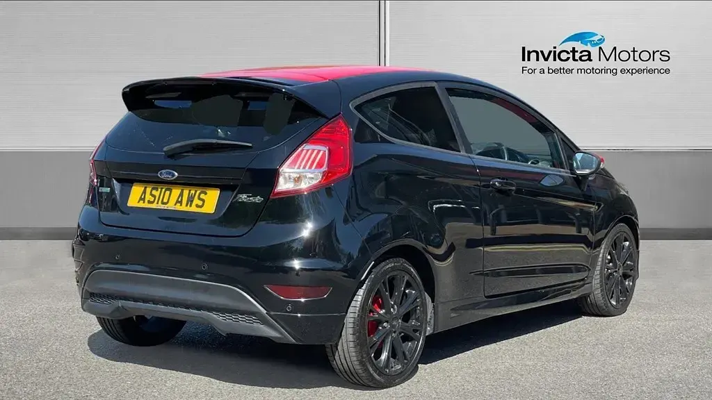 Usado Ford Fiesta ST-Line 140 HP (102 kW) 2016 Preto Citadino