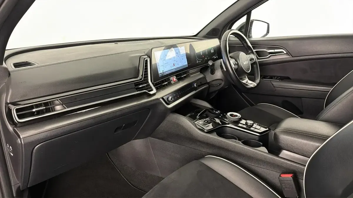 Used Kia Sportage GT-Line 226 HP (166 kW) 2023 Lunar silver SUV