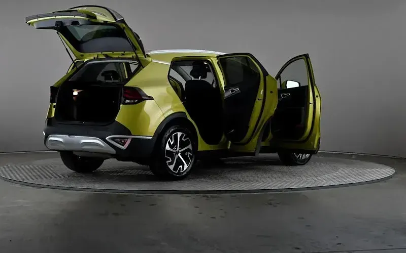 Used Kia Sportage 150 HP (110 kW) 2023 Yellow SUV