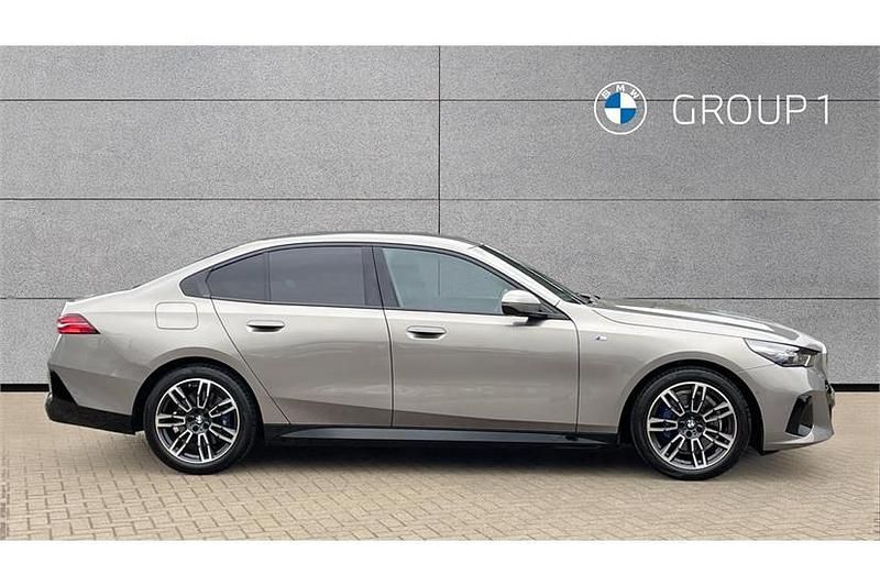 Used BMW 520 M Sport 208 HP (152 kW) 2024 Oxide grey Sedan