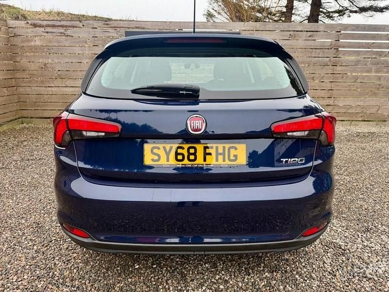 Used Fiat Tipo Easy 95 HP (69 kW) 2018 Blue Hatchback