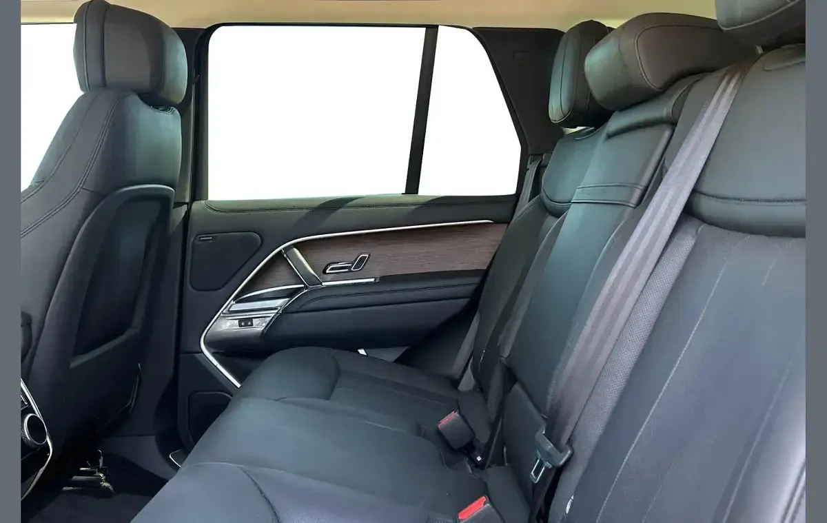 Used Land Rover Range Rover SE 434 HP (319 kW) 2023 Grey SUV