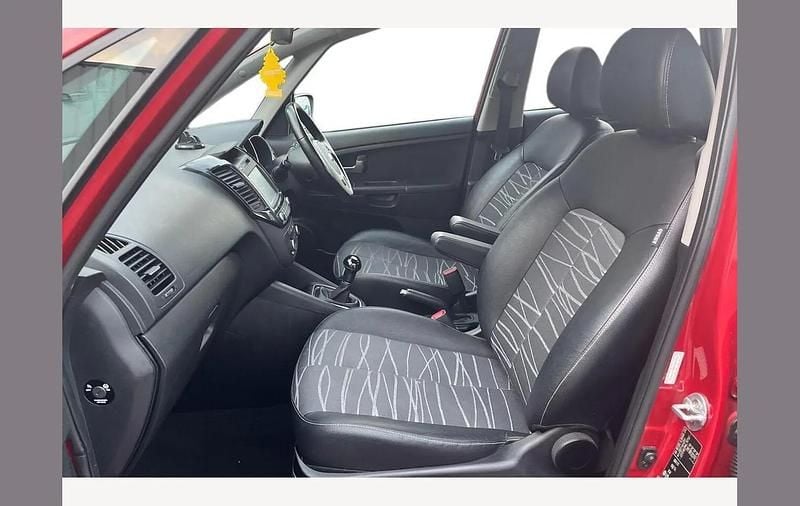 Used Kia Venga 123 HP (90 kW) 2018 Red Hatchback