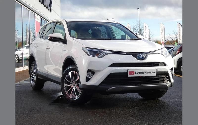 White Used 2017 Toyota RAV4 Hybrid SUV | £15,499 (Good price) - Image 1/4