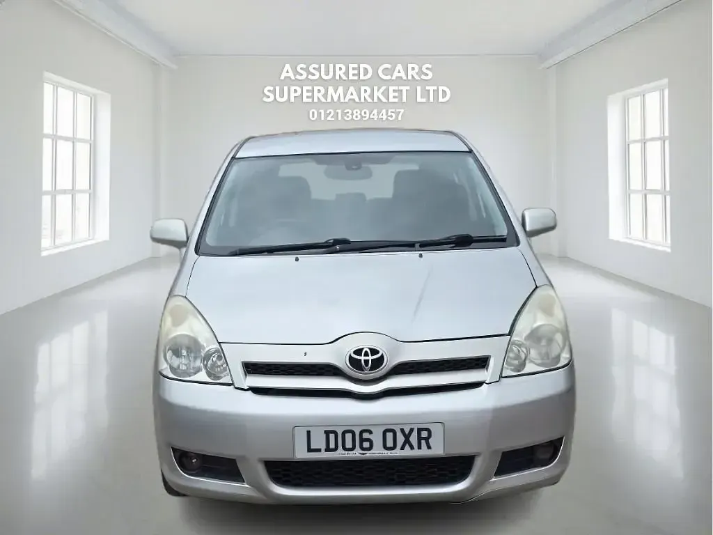 Used Toyota Corolla Verso T3 127 HP (93 kW) 2006 Silver MPV
