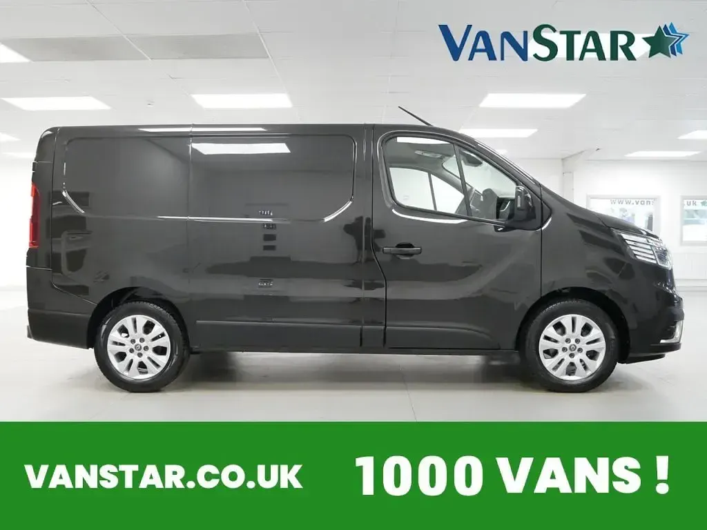 Used Renault Trafic 130 HP (95 kW) 2023 Black MPV