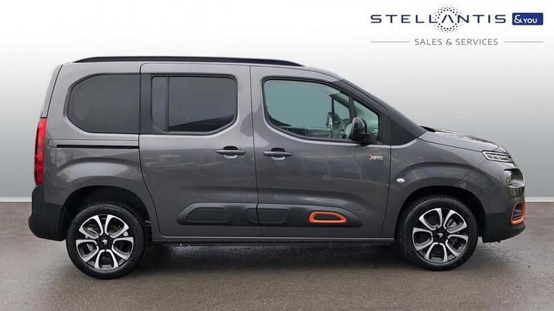 Used Citroën Berlingo XTR 128 HP (94 kW) 2024 Grey MPV