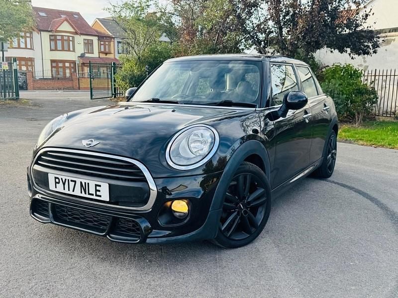 Black Used 2017 Mini Cooper Hatch Hatchback | £4,990 (Super price) - Image 1/4