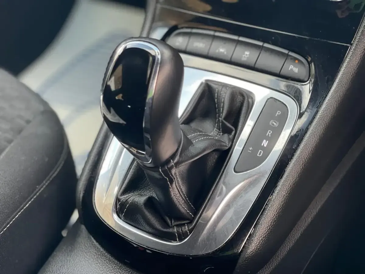 Używany Vauxhall Astra SRi 150 KM (110 kW) 2017 Zielony Hatchback