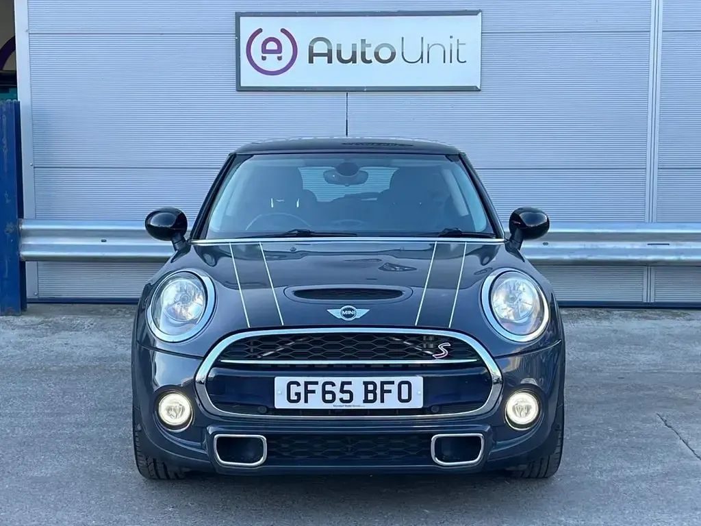 Usado Mini Cooper S Hatch 192 CV (141 kW) 2015 Gris Utilitario