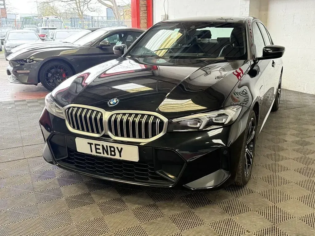 Begagnad BMW 330e M Sport 288 HK (211 kW) 2022 Svart Sedan