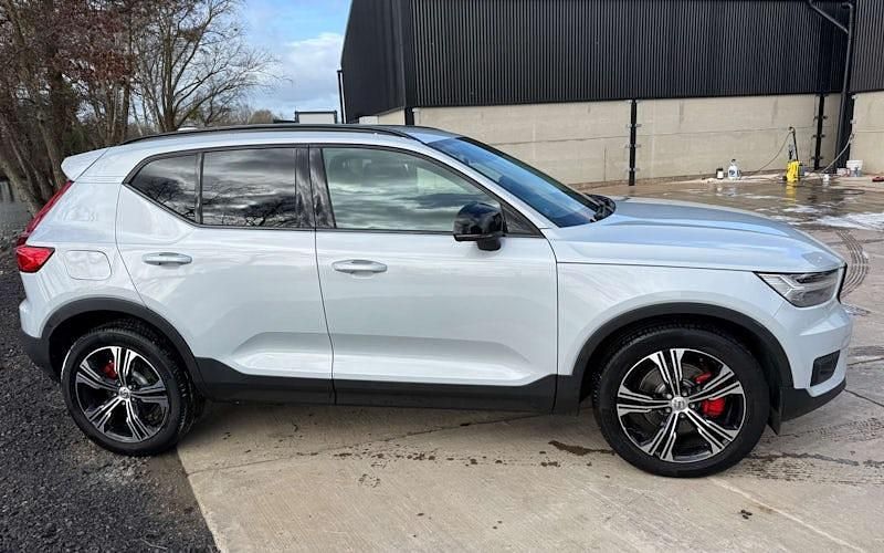 Used Volvo XC40 Inscription 190 HP (139 kW) 2019 Silver SUV