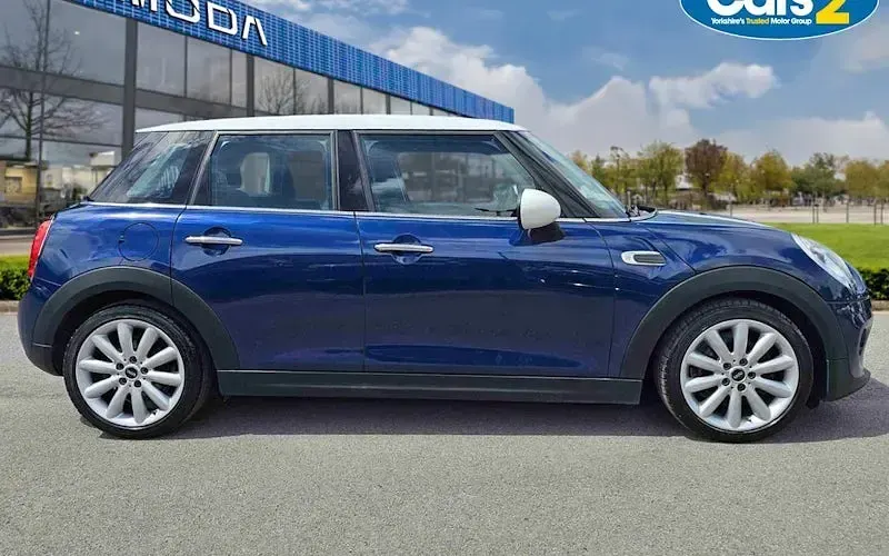Used Mini Cooper Hatch 136 HP (100 kW) 2016 Blue Hatchback