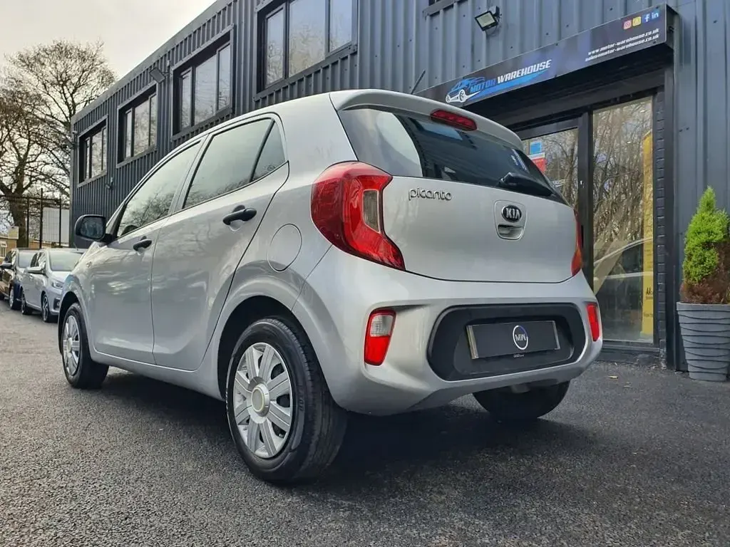 Second-hand Kia Picanto 66 CP (48 kW) 2019 Argintiu Hatchback