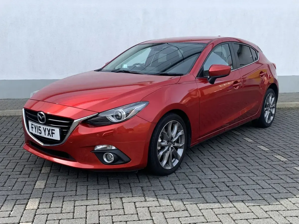 Used Mazda 3 Inclusive 165 HP (121 kW) 2015 Red Hatchback