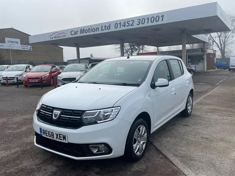 Used Dacia Sandero Comfort 72 HP (52 kW) 2018 White Hatchback